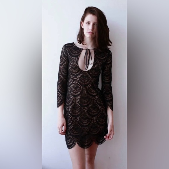For Love And Lemons 3/4 Sleeve Rosalita
Lace Mini Dress w Front Keyhole Cutout - Picture 9 of 11